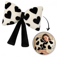 Puchata poduszka dekoracyjna, duża kokarda w serca, 40 x 50 cm