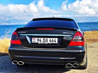 Mercedes Benz E klasy W211 Spoiler bagażnika POŁYSK CZARNY