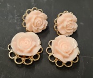 Kolczyki wiszące z różami w pudrowym różu – styl retro / vintage