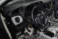 TOYOTA YARIS 3 III 11-15 DESKA KONSOLA AIRBAG PODUSZKI PASY ORYGINAŁ hybryd