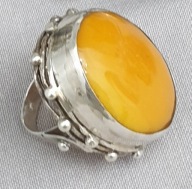 PIERŚCIEŃ WZÓR ORNO MLECZNY BURSZTYN GDANSKI ZDOBIONY SREBREM PRZEPIĘKNY