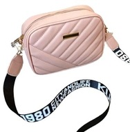 Modna pikowana torebka na ramię z dopinanym paskiem