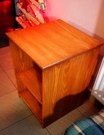 Szafka nocna, stolik nocny drewniany, kastlik.