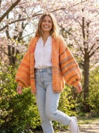 Ręcznie robiony kardigan – unikatowy sweter rozpinany z rękawami balonowymi