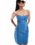 Niebieska mini sukienka bez ramion – stylowa i kobieca!