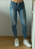 Spodnie damskie STRADIVARIUS roz.34