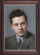 Obraz Tadeusz Borowski portret w drewnianej ramie ze szkłem