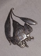 IRYS BROSZA-ZAWIESZKA- ZE SREBRNEGO METALU PIĘKNA