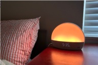 Budzik świetlny z imitacją wschodu słońca bluetooth RGB naturalne dźwięki