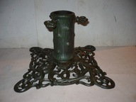 Stary stojak pod choinkę.