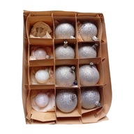 Zestaw srebrnych bombek choinkowych z brokatem. Sp. Millenium Kalisz.