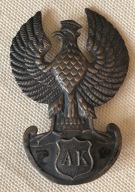 Ciekawy orzeł w typie hallerowskim - na tarczy litery AK