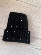 czarna czapka typu beanie z prążkowanej dzianiny cekiny