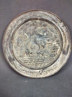 Stary ozdobny talerz metalowy