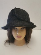 CZAPKA KAPELUSZ ANGIELSKA WEŁNIANA Z KWIATKIEM ORY