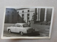 PRL nowy samochód PKiN Warszawa (1234b)