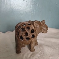 SŁONIK W SŁONIKU FIGURKA Z KAMIENIA MYDLANEGO