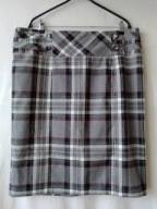 Spódnica szara, prosta, w kratę