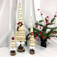 Dekoracyjne choinki z drewna. Świąteczny klimat.