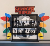 Stranger Things – półka na figurki z Kinder Joy