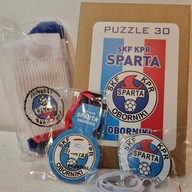 Sportowy pakiet kibica SKF KPR SPARTA OBORNKI koszulka 7-8 lat gadżety