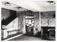 Szyndzielnia schronisko k. Bielsko. Wnętrze Hall. Fot. Róża Jura. Lata 80te