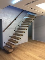 Schody drewniane , stalowe , dębowe , jesionowe .