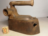 Stare żelazko krawieckie na węgiel z kominem BIHARI SZ. 11828