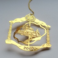 ZAWIESZKA NA CHOINKĘ CADILLAC POZŁACANA 2003 DTS BOMBKA CHOINKOWA OZDOBA