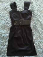 Czarna sukienka z paskiem