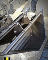 Inny Lyzka Trapezowa Lyzka Trapezowa 1500400mm 45st. do koparko-ladowarki