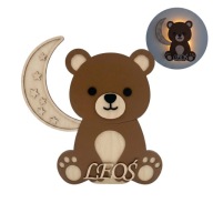Lampka Nocna LED z Imieniem Dziecka – MIŚ NA KSIĘŻYCU | Drewniana