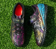 Buty piłkarskie dla dzieci TURFY sztuczna trawa rzep Czarno-Kolorowe r.33