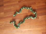 Sztuczna girlanda / łańcuch świąteczny liście + czerwone cekiny ok. 2m