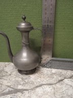 Stary dzbanuszek z cyny - sygnowany