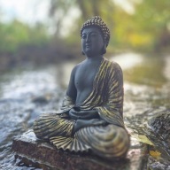 Betonowa Figura ogrodowa Medytujący Budda złoty wariant 30 cm 6kg dekoracja