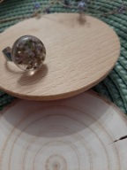 Pierścionek z żywicy z suszonymi kwiatami Wyjątkowy