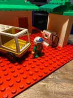 Lego duplo stacja benzynowa, samochód, mata