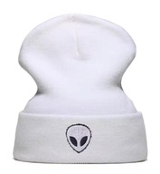 CZAPKA MŁODZIEŻOWA ZIMOWA JESIENNA OBCY UFO CIEPŁA BIAŁA