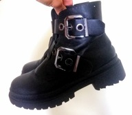 BUTY DEE ZEE BOTKI DAMSKIE KOZACZKI, GLANY - CZARNE KLAMRY