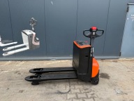 Paleciak elektryczny Toyota BT 2000 kg wózek BT LWE 200 2018 r Mocny wózek