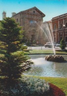 WŁOCHY - REGGIO EMILIA - PIAZZA CAVOUR - FONTANNA - KOŚCIÓŁ- EMILIA-ROMANIA