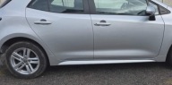 Toyota Corolla E21 hatchback Drzwi kompletne TYŁ Prawe / Lewe IDEALNE 1L0