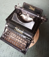 Piękna maszyna do pisania IDEAL