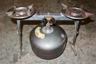 turystyczna kuchenka gazowa z butlą