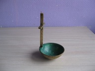 Stara domowa kropielnica aspersorium