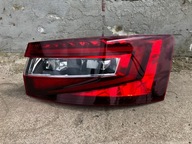 Lampa Prawy Tył Zewnętrzna Karoseryjna Skoda Superb III 3V5945208