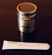 Rhod'e peptydowy Błyszczyk o smaku cynamonowym z drobinkami 10 ml