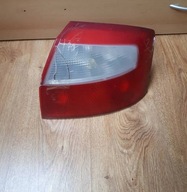 AUDI A4 B6 SEDAN LAMPA PRAWY TYŁ TYLNA PRAWA 8E0945096