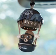 Miś baloniarz, odświeżacz powietrza do samochodu na lusterko